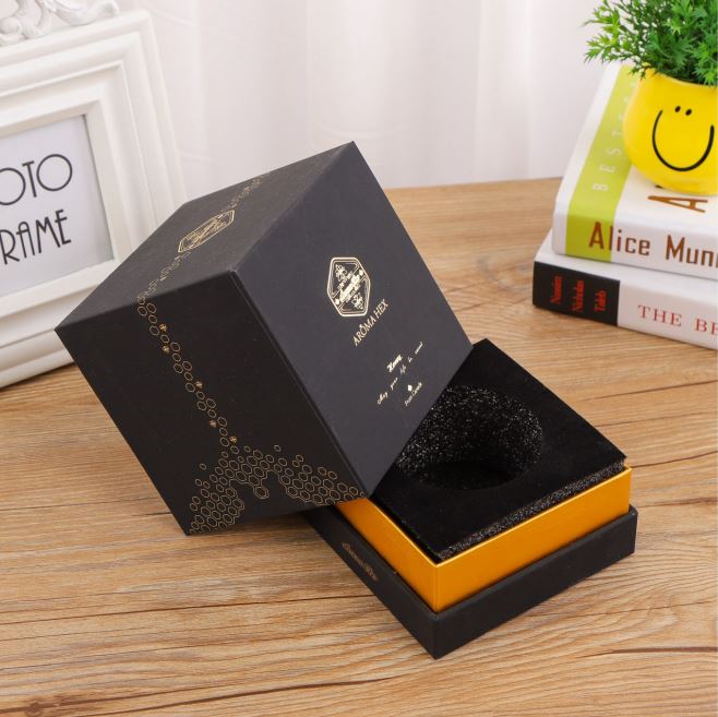 Wholesale luxury custom customised logo a cardboard packaging paper gift box